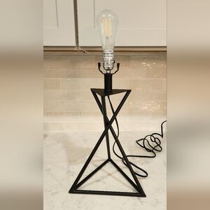 Comtemporary Style Black Metal 19" Table Lamp Wifh Edison Bulb